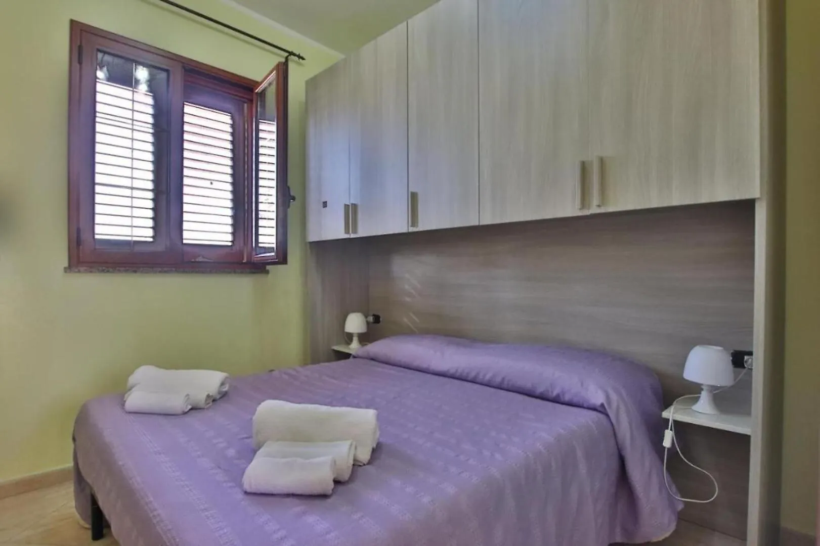 Casa Angela LMP 0*,  Italia
